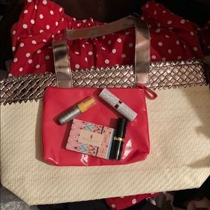Elizabeth Arden-New York 5-Pc Makeup Travel Set!
